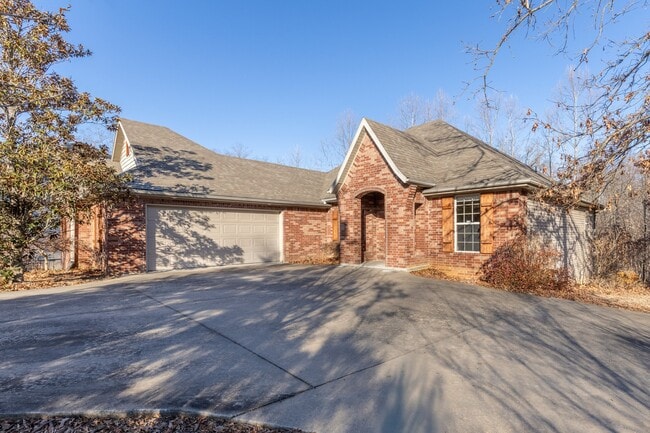 Photo - 1 Winchester Ln House