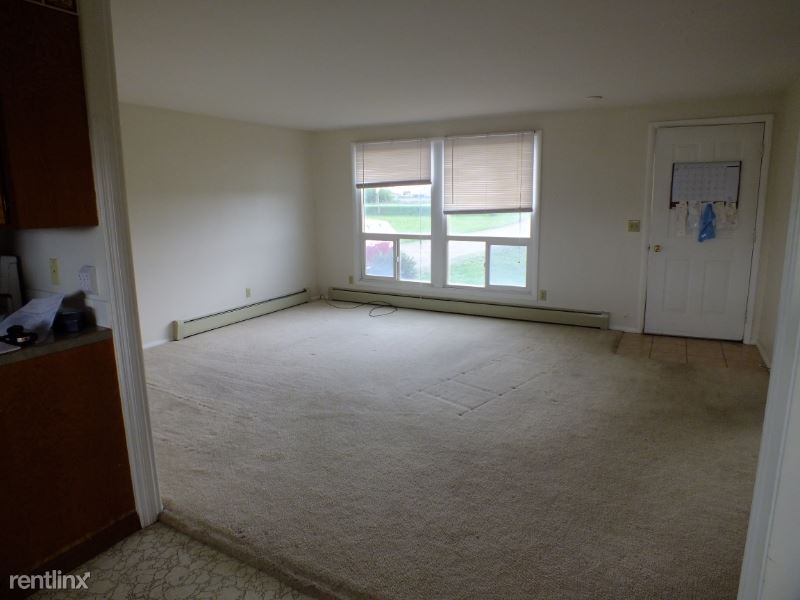 Primary Photo - 3 br, 1 bath House - Frontage Road blue