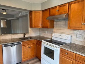 Building Photo - 1008 Barry Ct