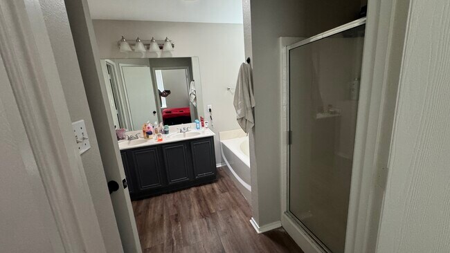 Building Photo - 20071 Meadow View Ln