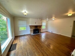 Building Photo - 457 S Auburn St
