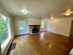 Building Photo - 457 S Auburn St