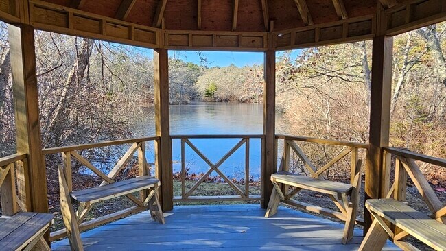 Building Photo - 825 Scenic Hwy