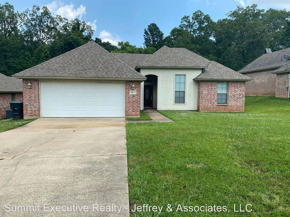 Primary Photo - 3 br, 2 bath House - 3811 Crestview Way