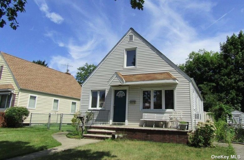 Foto principal - 80-25 269th St