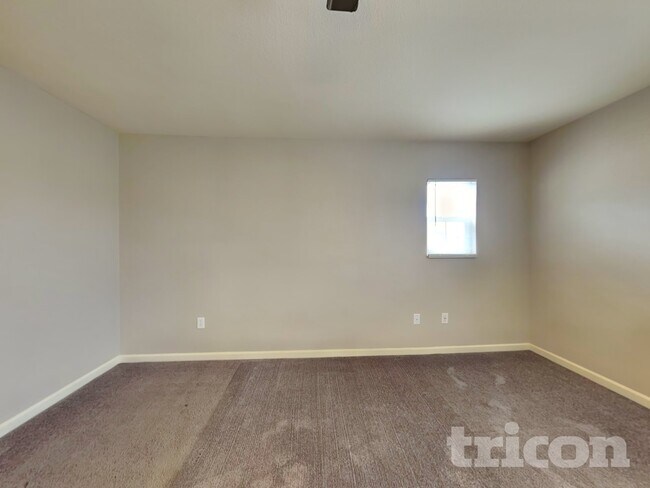 Foto del edificio - 8962 Wolf River Dr