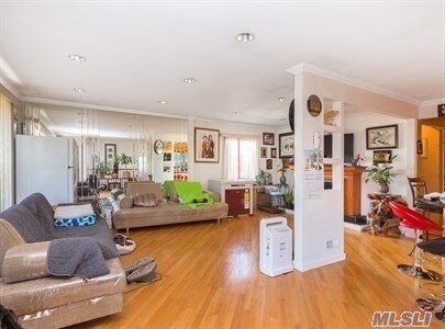 Foto del edificio - 208-14 15th Ave
