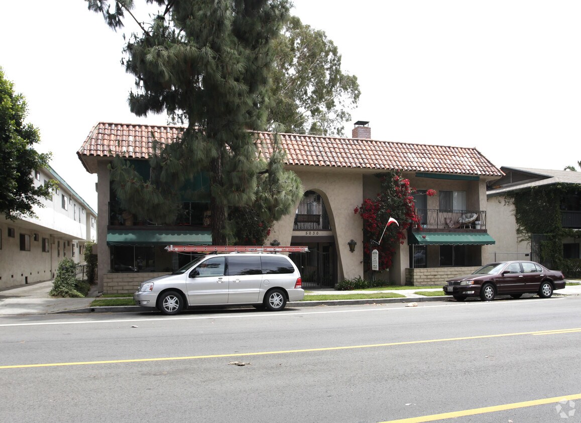Foto del edificio - 5030 Tujunga Ave