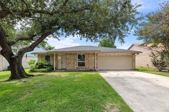 Building Photo - 10219 Staghill Dr