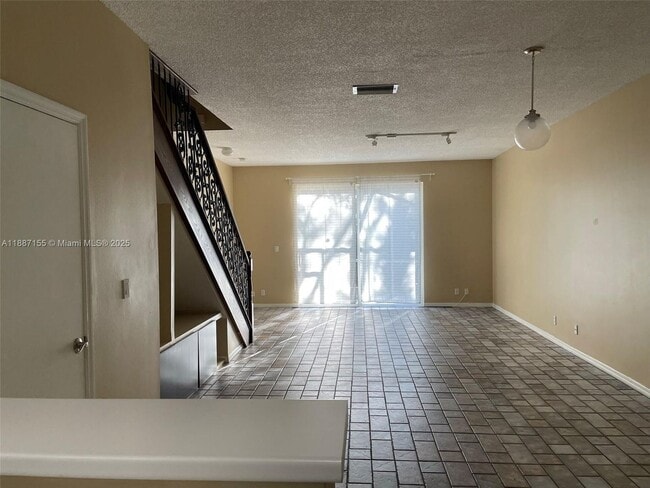 Building Photo - 2040 Pompeii Ct