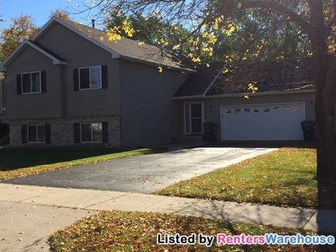 Primary Photo - 3166 Crescent Ridge Trl