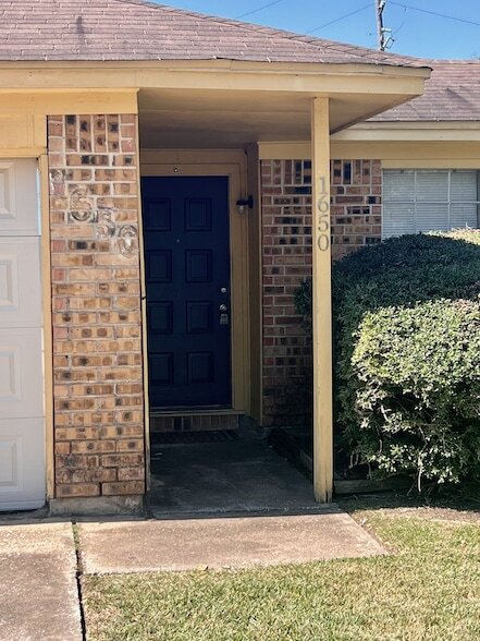 Foto del edificio - 1650 Shirley Cir