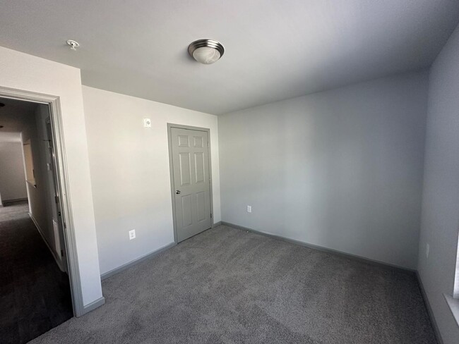 Building Photo - Brand-New 3-Bedroom Condo  – Walk to MARTA!