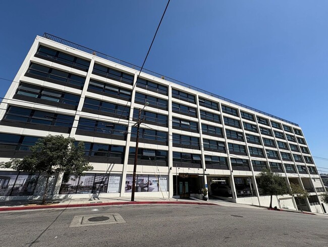 Interior Photo - The Flat at DTLA
