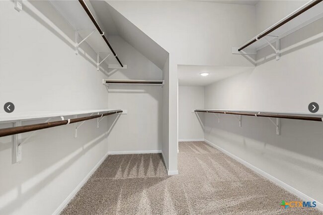 Foto del edificio - 209 Villars Dr