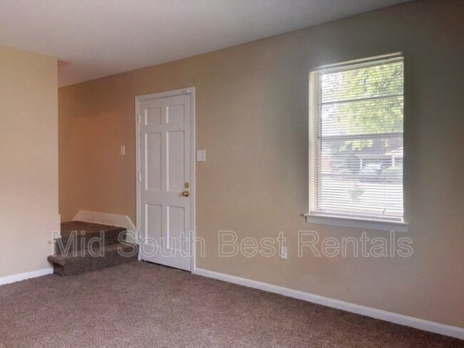 Building Photo - 1324 Mary Jane Ave