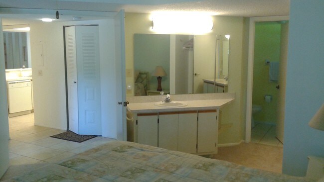Dormitorio principal - 19505 Quesada Ave