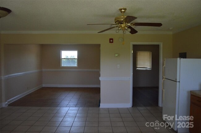 Foto del edificio - 2166 Old Mountain Rd