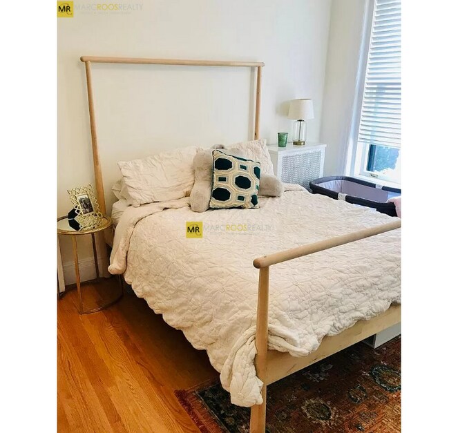 Foto del edificio - 1064 Beacon St