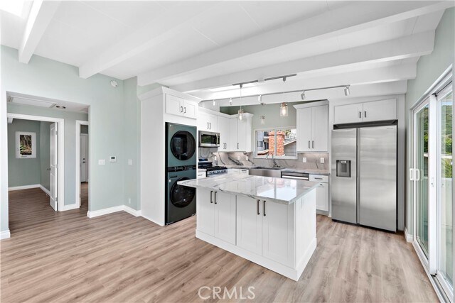Building Photo - 1435 Bluebird Canyon Dr