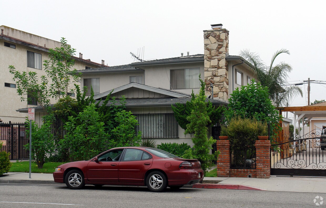 Building Photo - 12112 Birch Ave