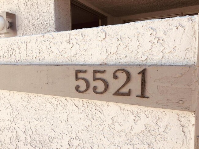 Foto del edificio - 5521 Orchard Ln