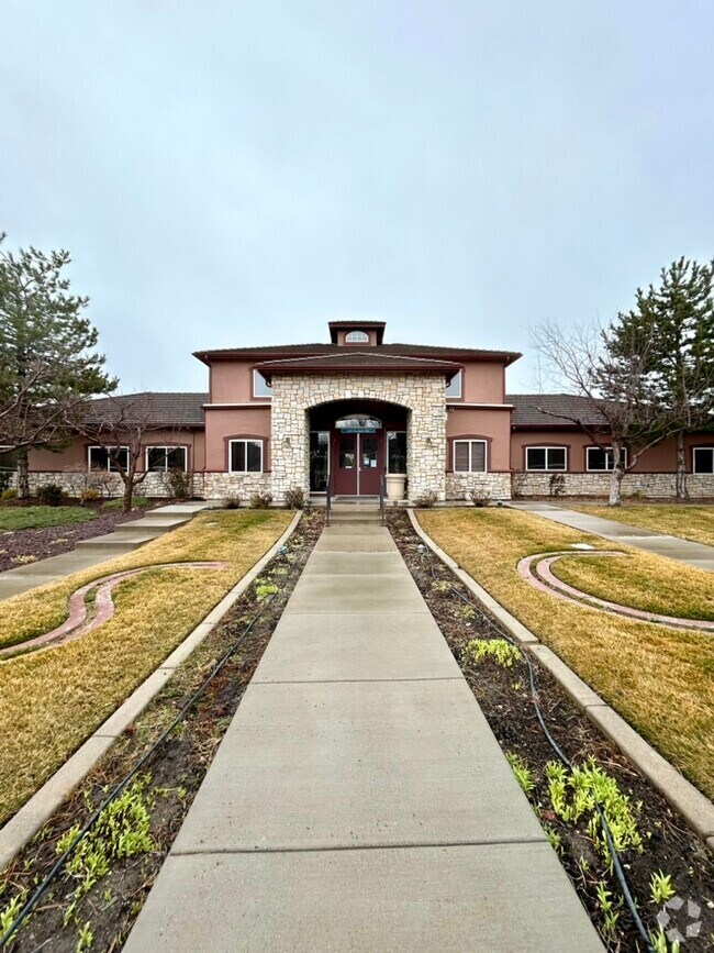 Furnished Apartments For Rent in Mogul NV 2 Rentals