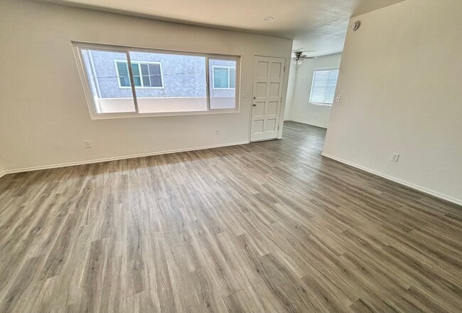 Building Photo - Quiet Back Unit with Garage and Washer/Dryer