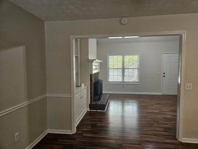 Foto del edificio - 905 Windward Ct