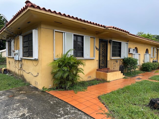 Foto del edificio - 5103 NW 8th Ave