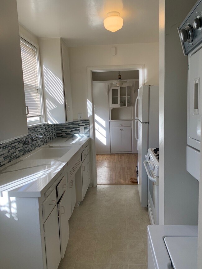 Cocina - 4017 Lyceum Ave
