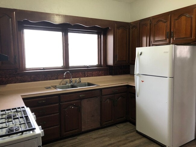 Building Photo - 3 bedroom home