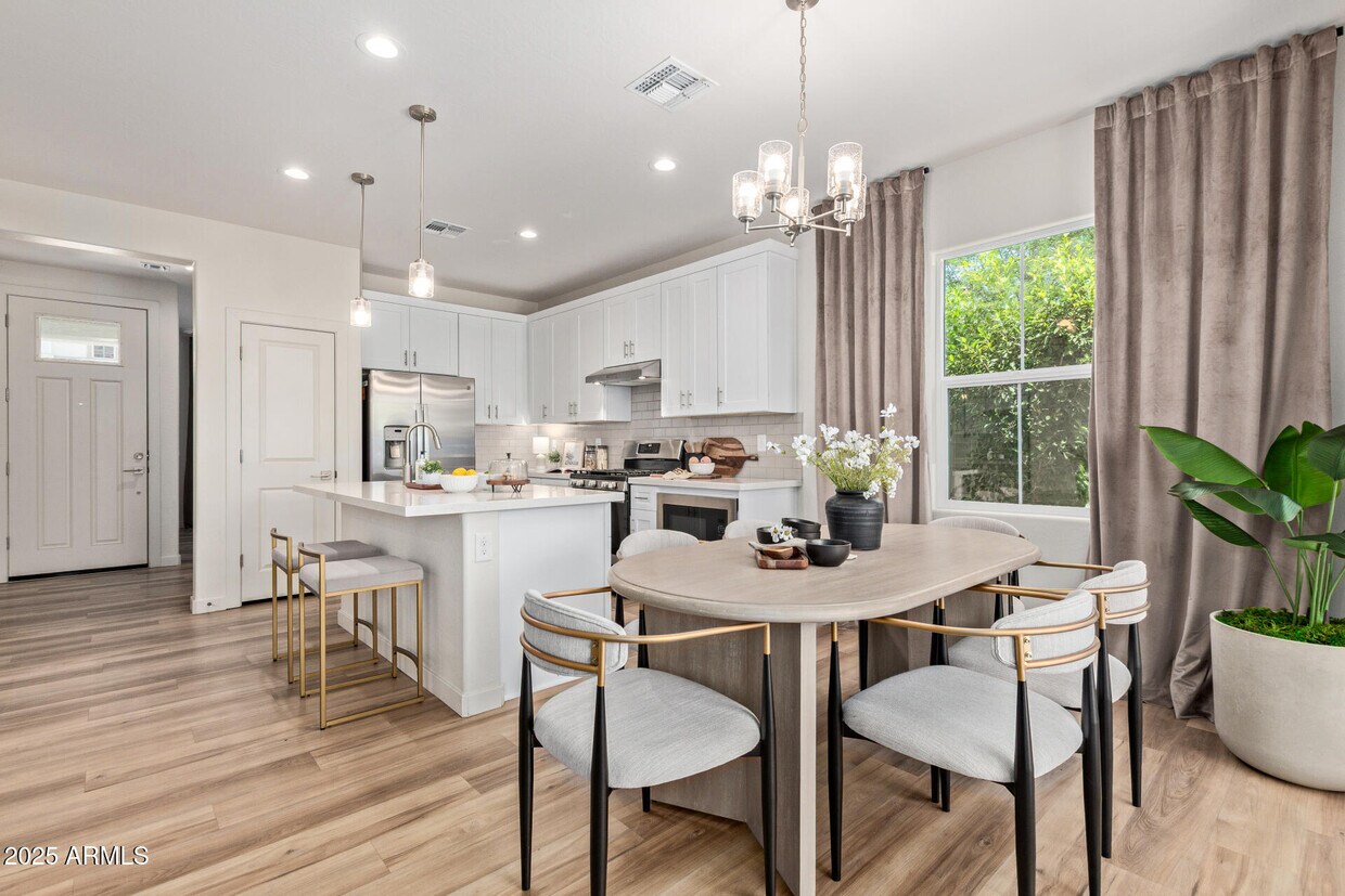 Foto principal - 1526 W Sierra Vista Dr