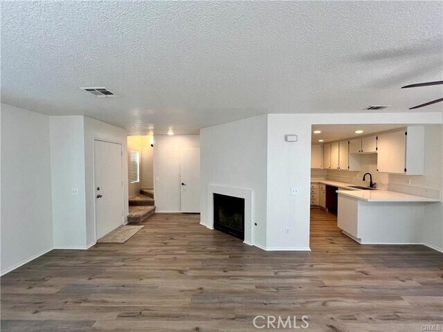 Foto del edificio - 8353 Sunset Trail Pl
