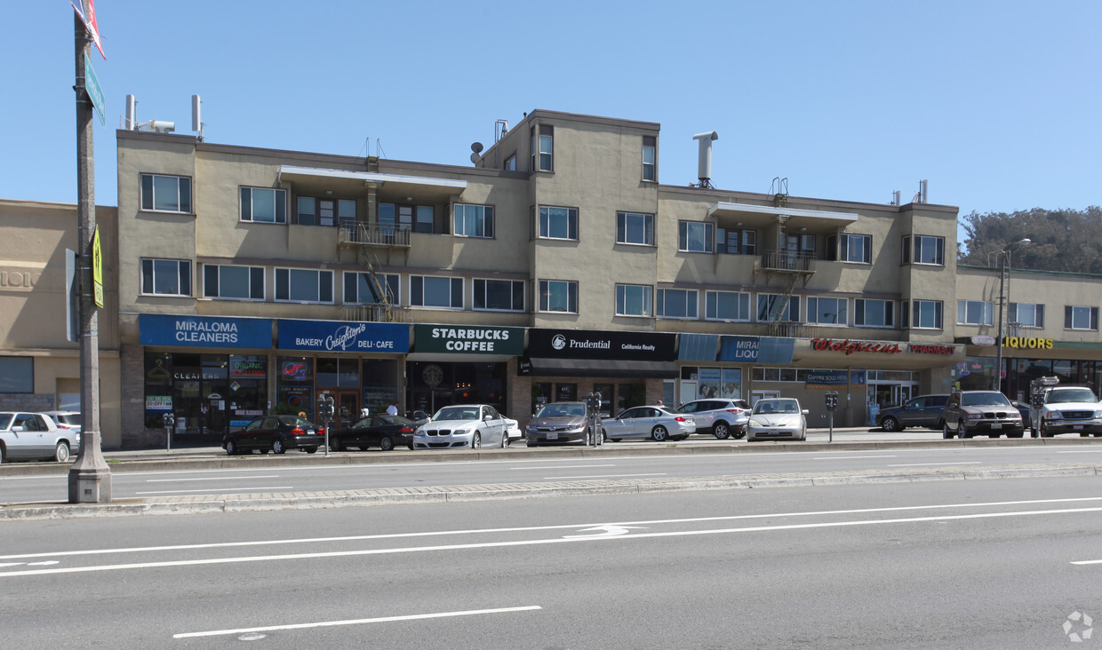 Building Photo - 669-679 Portola Dr