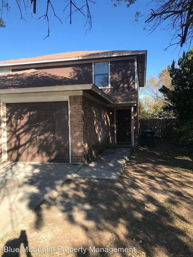 Building Photo - 2 br, 1 bath Apartment - 6864 South Creek Dr.