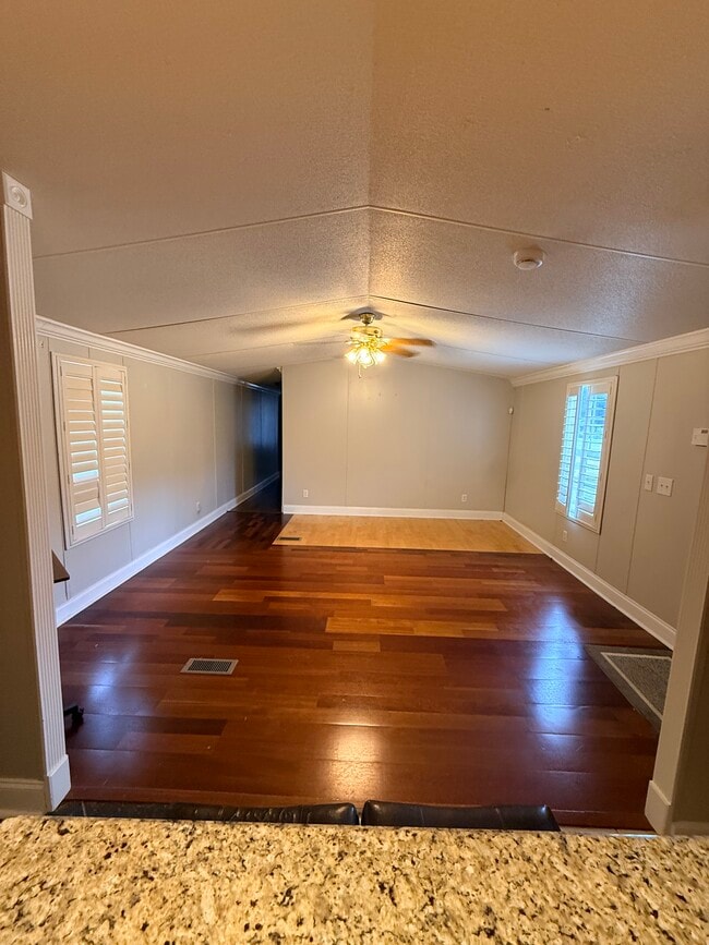 Foto del edificio - 1007 W Thomas St