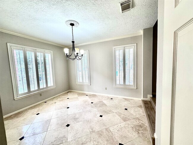 Foto del edificio - 15 Outervale Pl