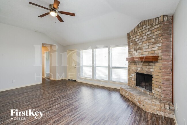 Foto del edificio - 4306 Regency Villa Dr