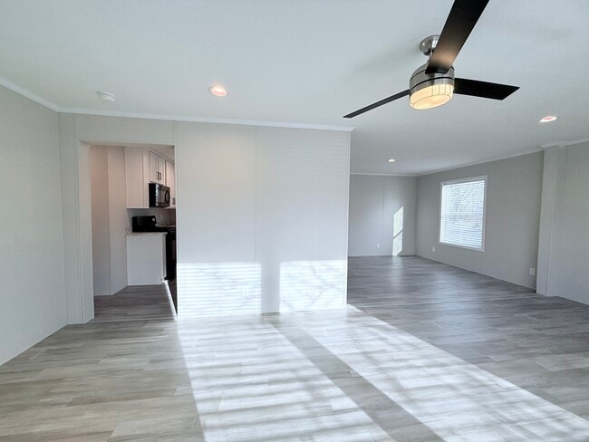 Building Photo - 29805 Jamestown Dr