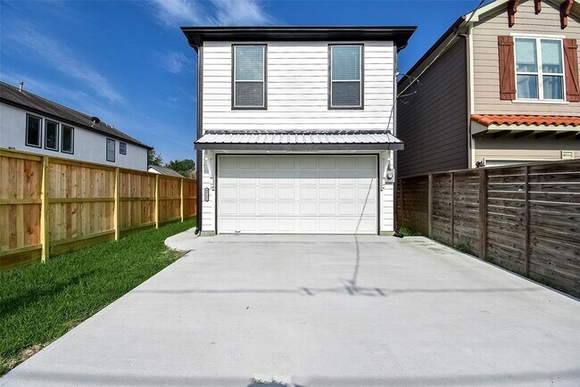 Building Photo - 4813 Hollow Hook Rd