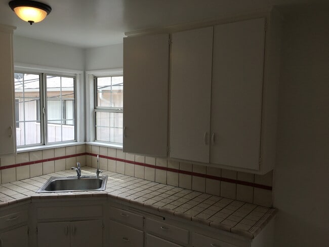 Building Photo - 1017 Allen Ave