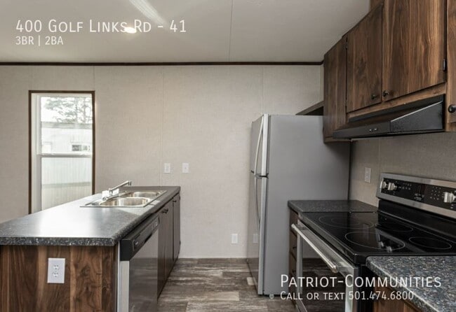 Building Photo - 400 Golf Links Rd