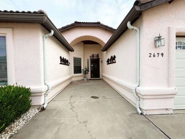Building Photo - 4BR/2BA/3CG, 2186 sq.ft. rental in Sierra ...