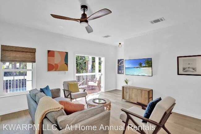 Building Photo - 3 br, 3 bath House - 1621 Sunshine