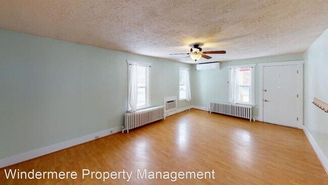Building Photo - 4 br, 1 bath House - 611 E Maple Street