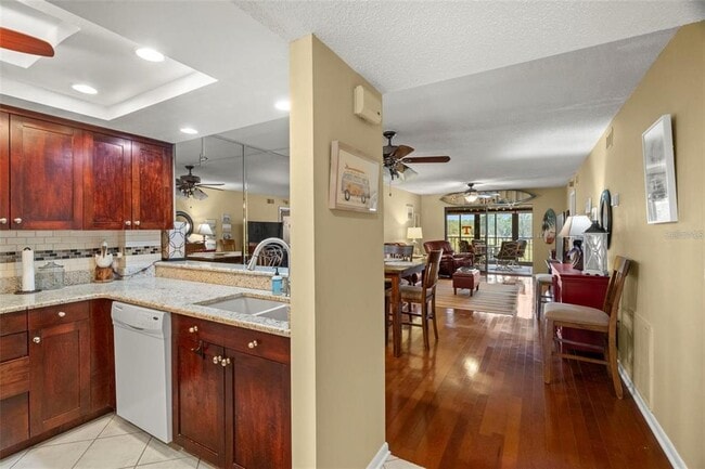 Building Photo - 1817 Golf View Dr