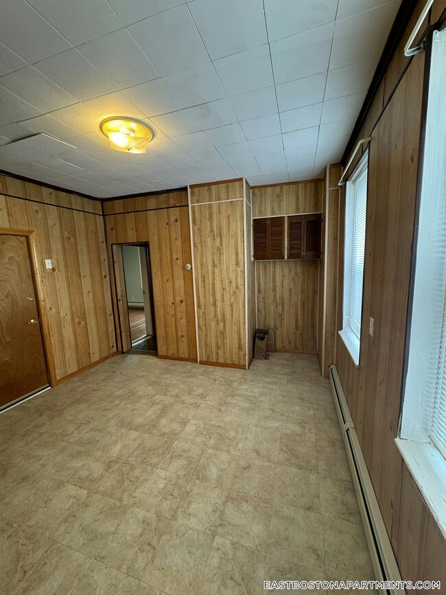 Building Photo - 165 Cottage St