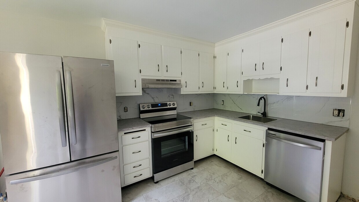 Foto principal - 1726 Farmington Ave