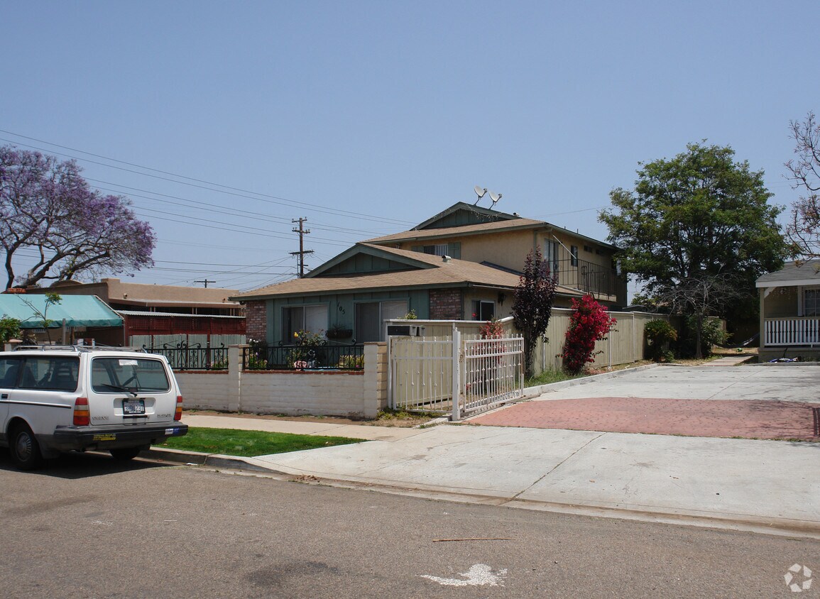 Building Photo - 105 Woodlawn Ave